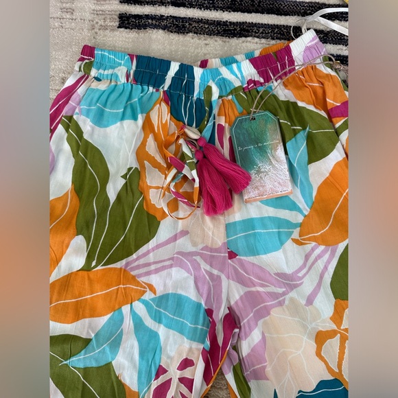 True Destinations Resort Wear Flare Pants Beach Wear size Med - Picture 2 of 4